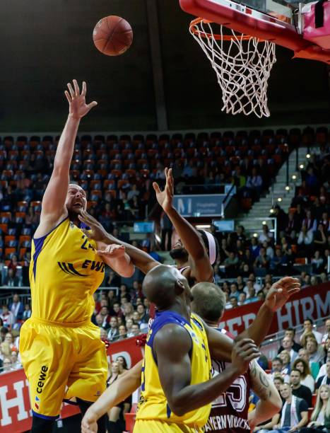 赛把奖杯举 赛把奖杯举